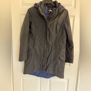 The North Face Women’s Medium Blue insulated coat